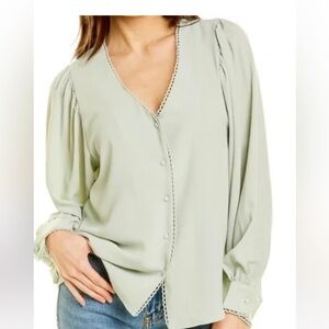 Beautiful Daisy Lane scallop blouse mint green size small. New with out tag